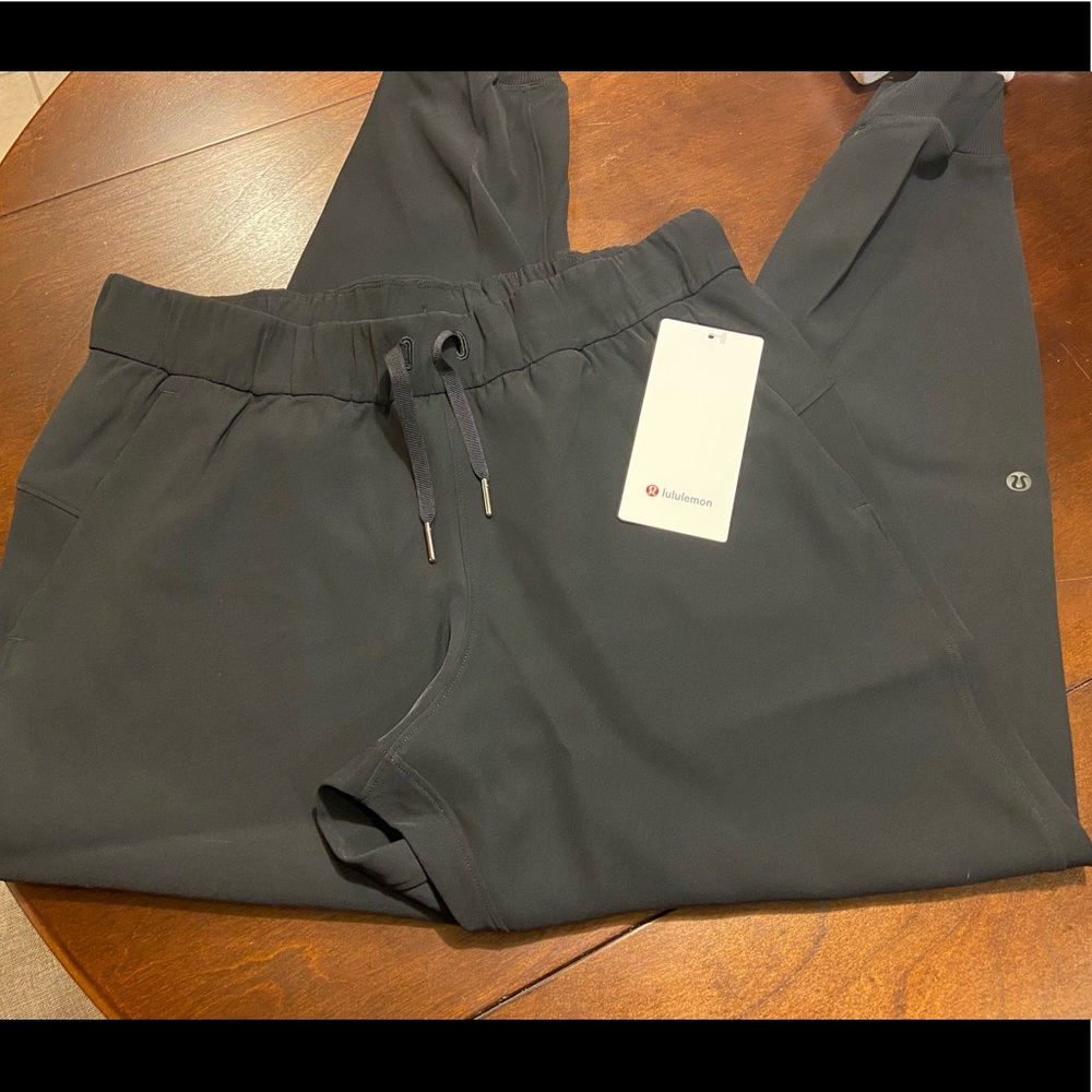 Lululemon on the fly woven joggers